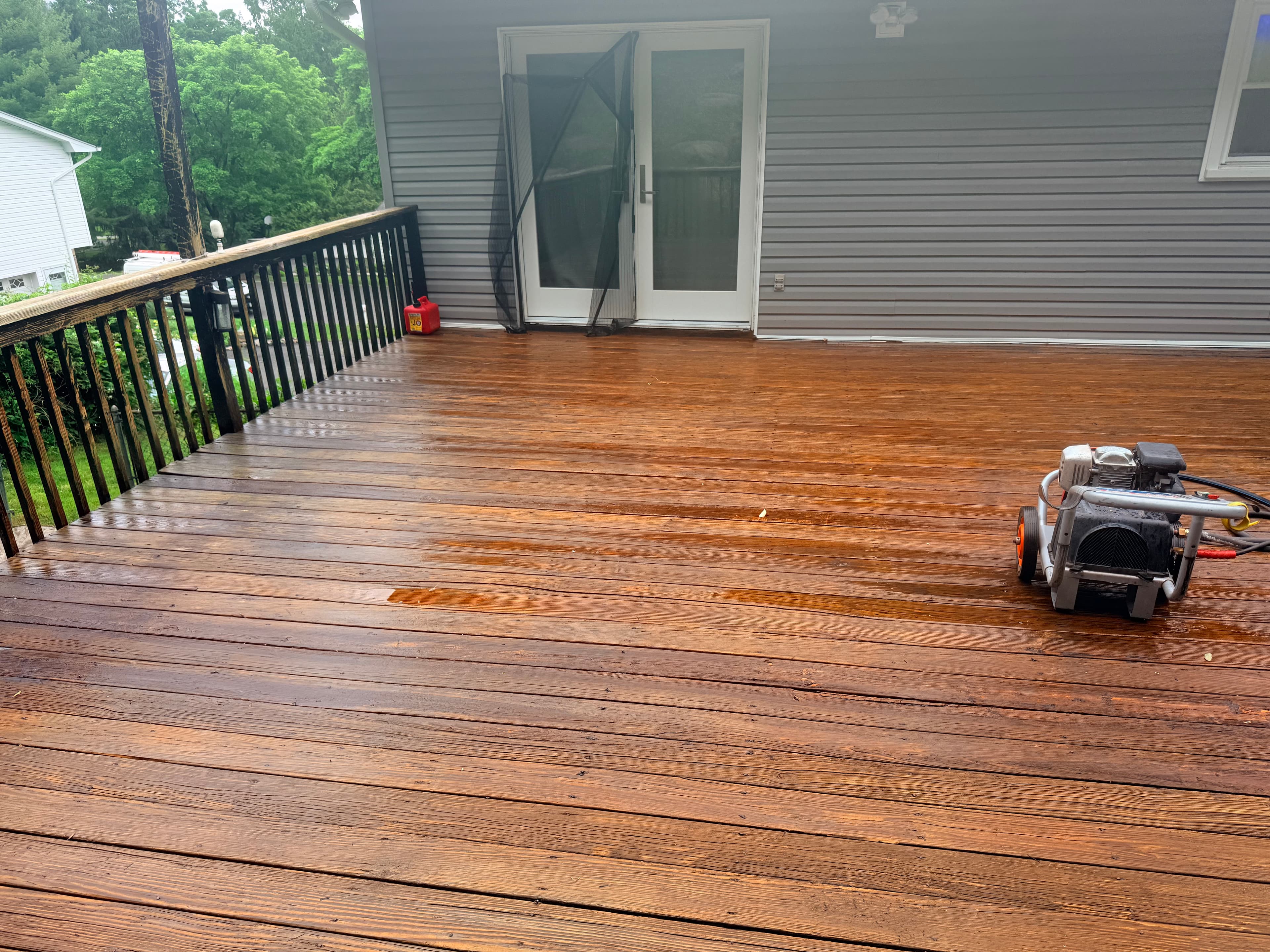 Deck Pressure Wash & Stain